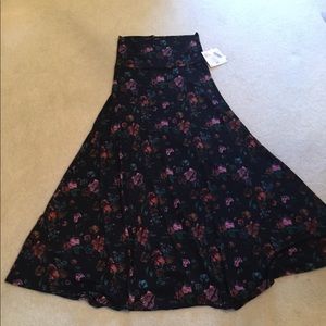 ⭐️ NWT LuLaRoe Maxi Dress/Skirt
